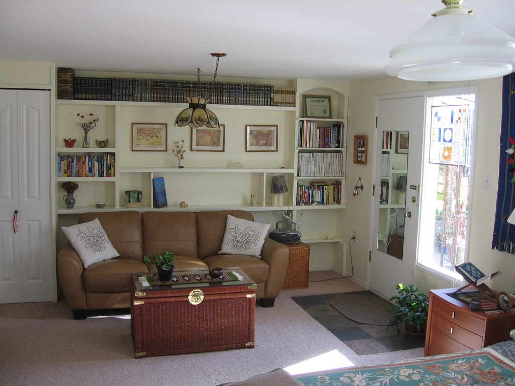Fraser Riverview Holiday Apartment | 21496 River Rd, Maple Ridge, BC V2X 2B6, Canada | Phone: (604) 467-2783