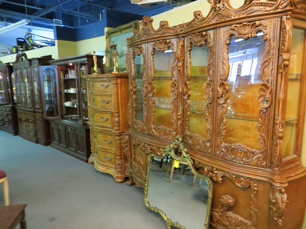 Hudson Antique Auctions | 3187-C, Rte Harwood, Vaudreuil-Dorion, QC J7V 8P2, Canada | Phone: (514) 996-5442