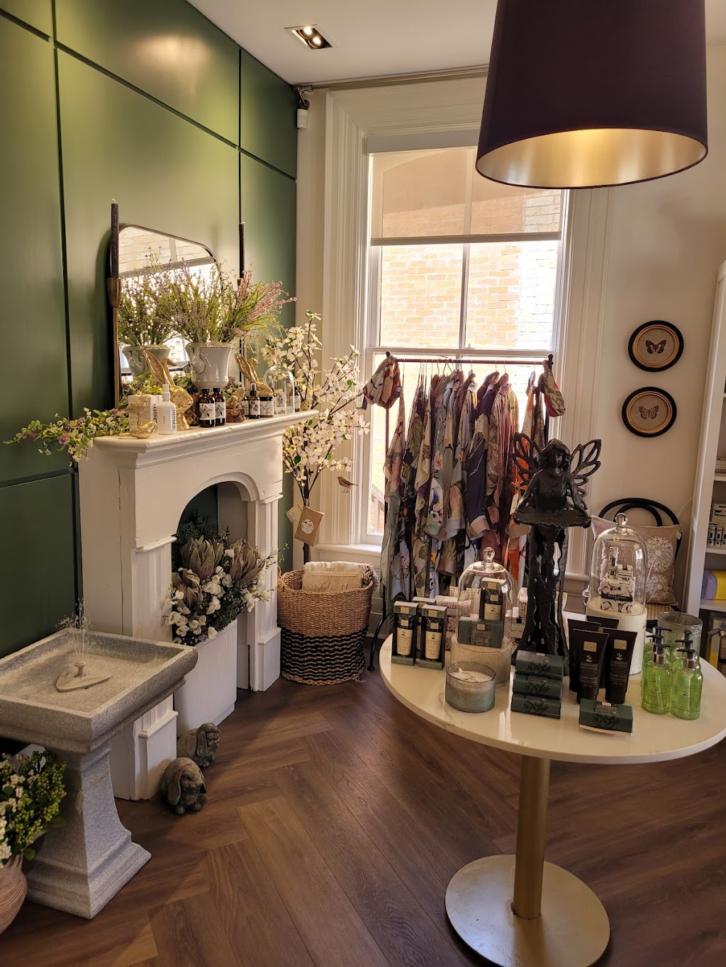 Featherfields Wortley Village | 173 Wortley Rd, London, ON N6C 3P6, Canada | Phone: (519) 672-8958