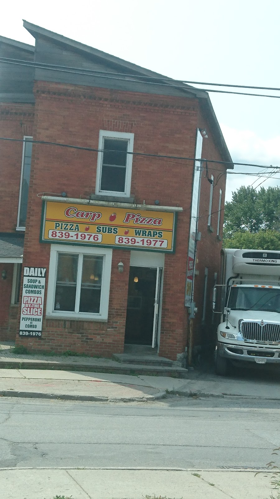 Carp Pizza | 439 Donald B. Munro Dr, Carp, ON K0A 1L0, Canada | Phone: (613) 839-1977
