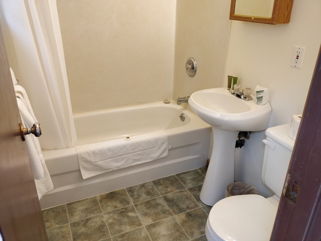 Telstar Motel | 4746 ON-11, Kakabeka Falls, ON P0T 1W0, Canada | Phone: (888) 580-6915