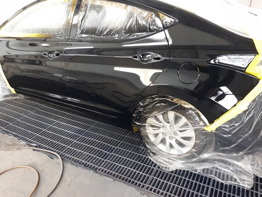 Carrossier ProColor Pierrefonds | 17080 Claude St, Montreal, QC H9J 2M9, Canada | Phone: (514) 626-6177