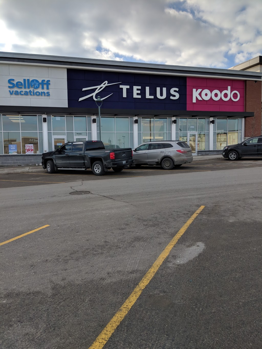 TELUS | 110 Park Pl Blvd UNIT 2&3A, Barrie, ON L4N 6P1, Canada | Phone: (705) 722-3135