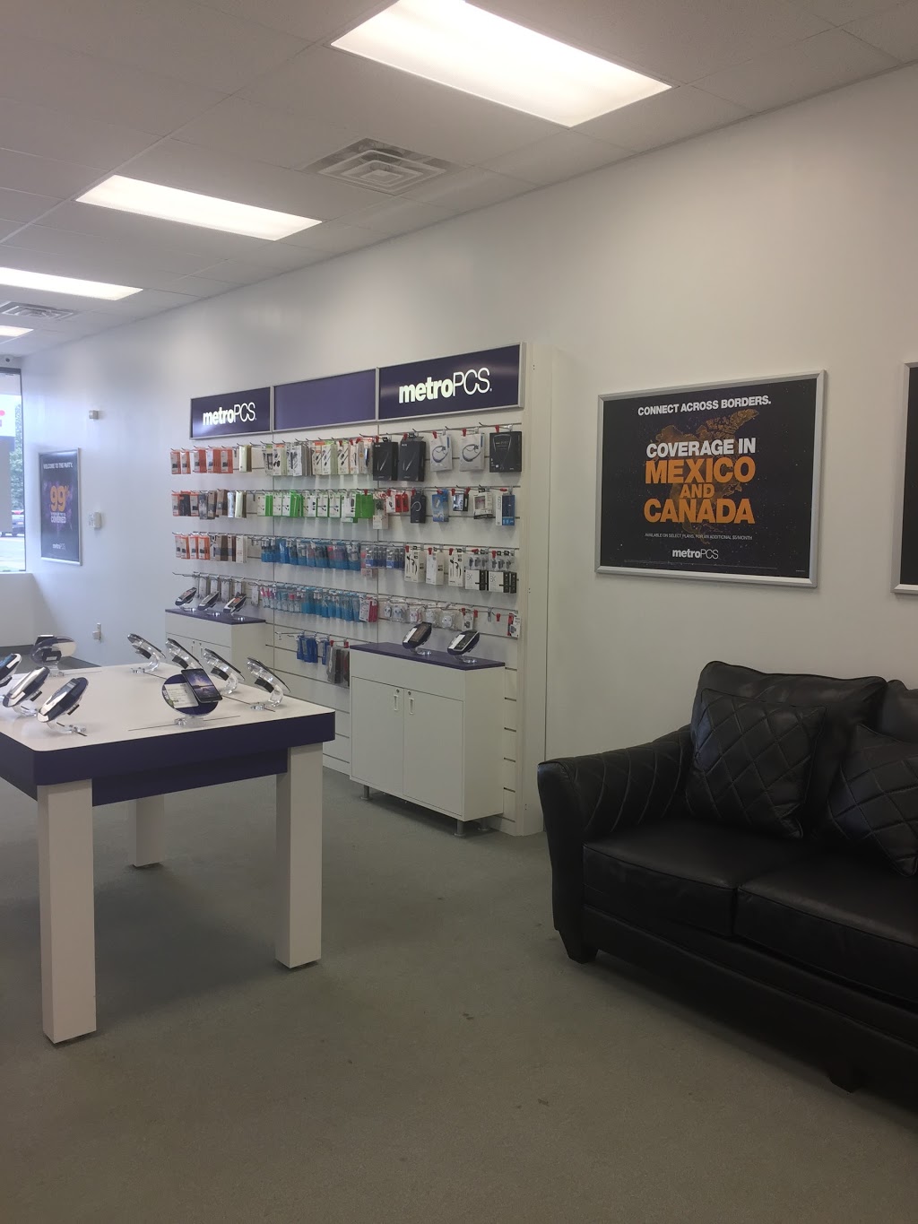 Metro by T-Mobile | 2305 Delaware Ave, Buffalo, NY 14216, USA | Phone: (716) 877-8500