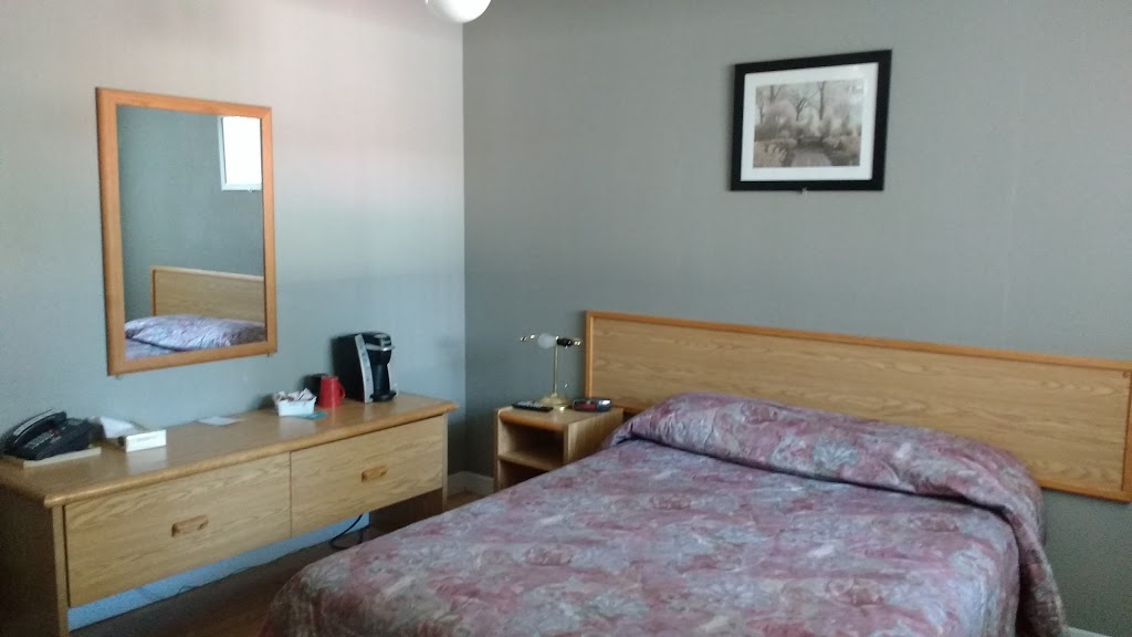 Motel Le Victo | 1221 Rue Notre Dame O, Victoriaville, QC G6P 7L1, Canada | Phone: (819) 752-4169