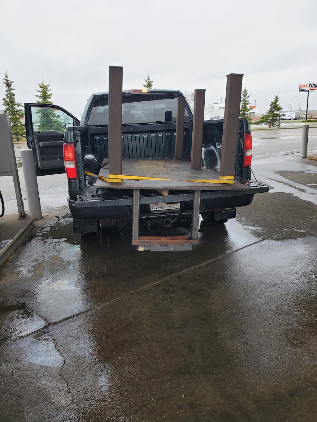 Quicky Movers | 104 Ave NW, Edmonton, AB T5J 0K7, Canada | Phone: (204) 292-9585