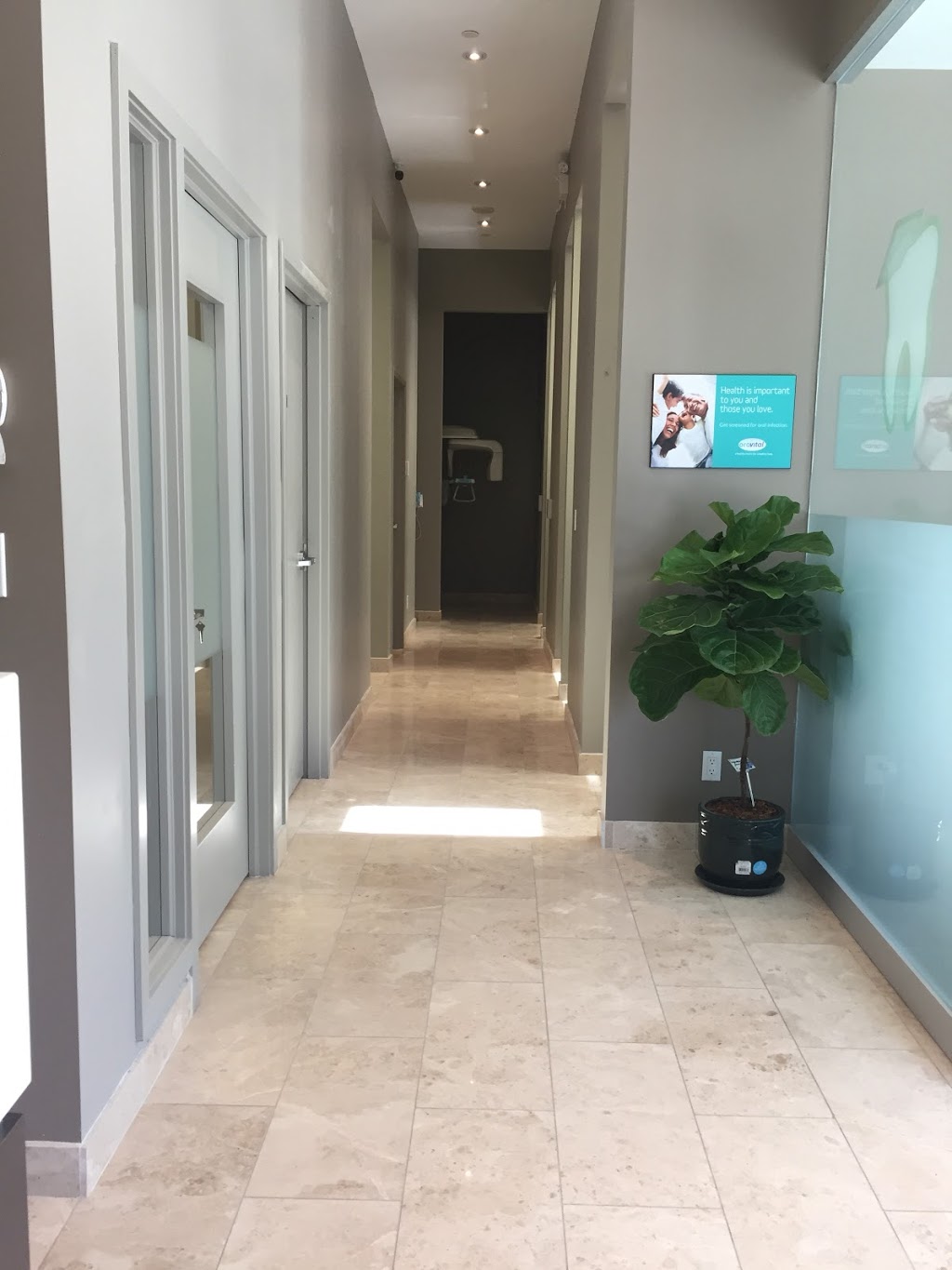 LIBRARY DISTRICT DENTAL | 170 Fort York Blvd Unit 1B, Toronto, ON M5V 0E6, Canada | Phone: (416) 351-8800