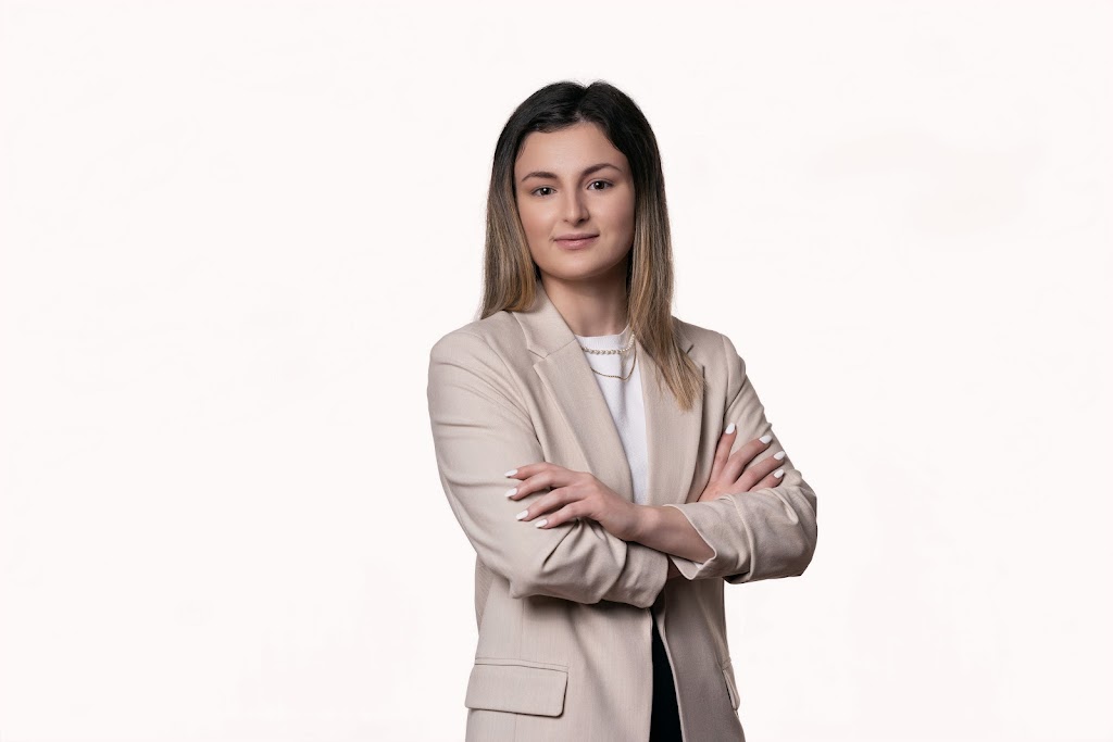 Joliane Villeneuve, courtier immobilier | 16980 Bd des Acadiens, Trois-Rivières, QC G9H 1L7, Canada | Phone: (819) 384-5428
