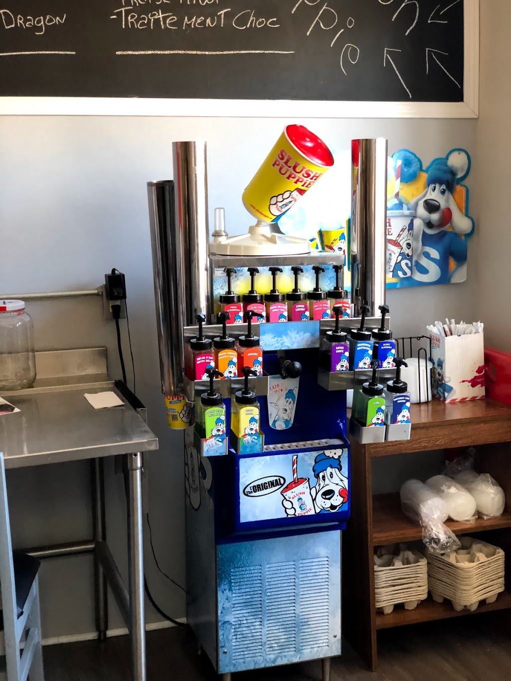 Chucks Casse-Croute | 196 Chemin de la Savane, Gatineau, QC J8T 1R3, Canada | Phone: (819) 561-5353