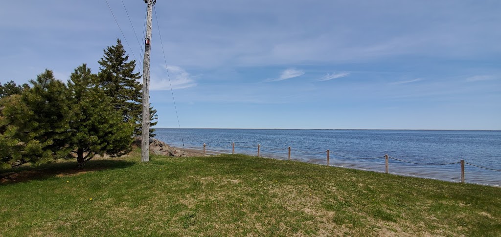Au Bord de la Baie | 860 NB-475, Baie de Bouctouche, NB E4S 4P8, Canada | Phone: (506) 866-4493