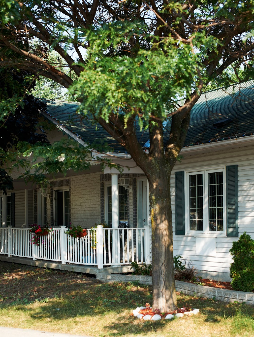 Revera Ogilvie Villa | 1345 Ogilvie Rd, Gloucester, ON K1J 7P5, Canada | Phone: (613) 742-6524