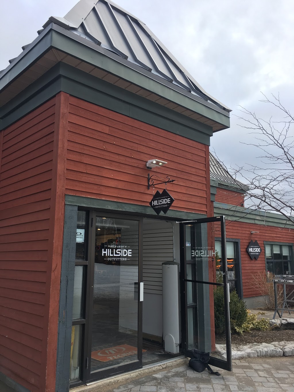 Hillside Outfitters | 1759 Village Cres, The Blue Mountains, ON L9Y 0V2, Canada | Phone: (877) 445-0231