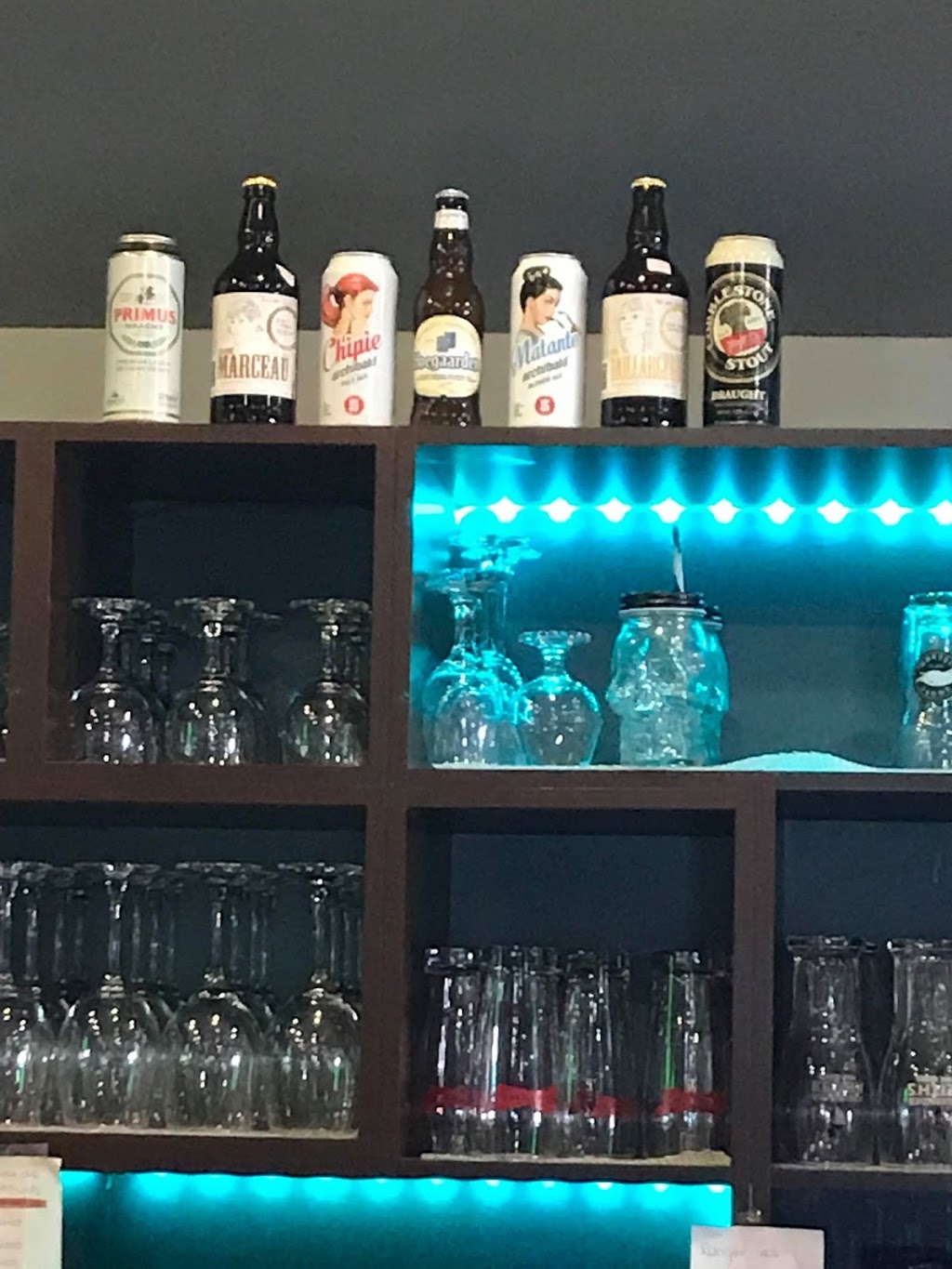Pub ltrip à trois | 1371 Rue du Pont, Saint-Lambert-de-Lauzon, QC G0S 2W0, Canada | Phone: (418) 889-0183