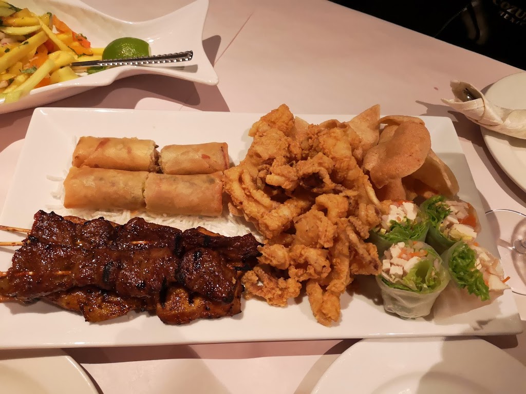Twin Fish Thai Cuisine | 5555 Eglinton Ave W, Etobicoke, ON M9C 5M1, Canada | Phone: (416) 695-8866