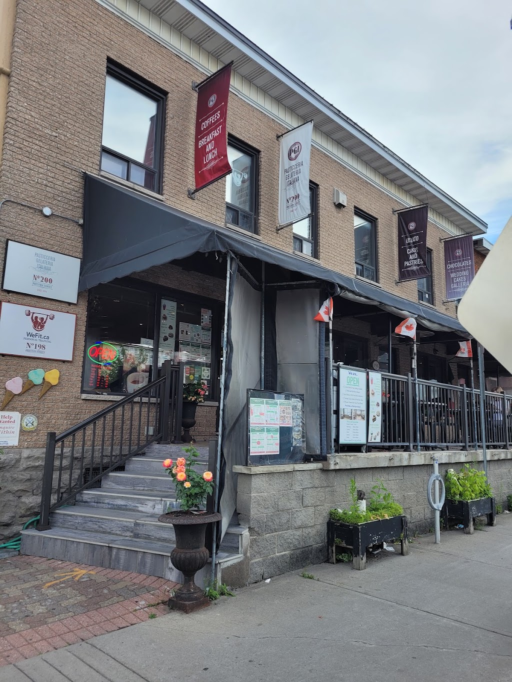 Barrys Garage Doors | Trans-Canada Hwy, Pembroke, ON K8A 6W4, Canada | Phone: (613) 735-5773
