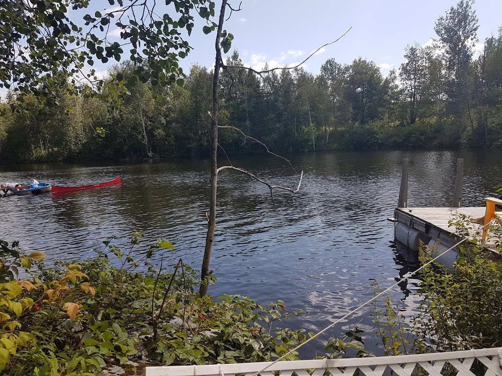 La maison du lac au Castor | 2066 QC-216, Buckland, QC G0R 4A0, Canada | Phone: (581) 983-1195