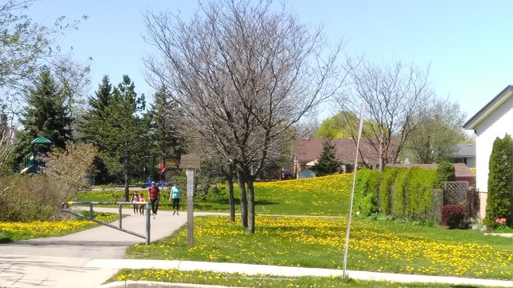 Bolingbrook park Waterloo | 470 Westvale Dr, Waterloo, ON N2T 1S9, Canada | Phone: (519) 886-2310