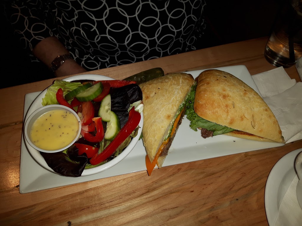 Jemstones Bar and Grill | 47 Elora St S, Clifford, ON N0G 1M0, Canada | Phone: (519) 327-5367