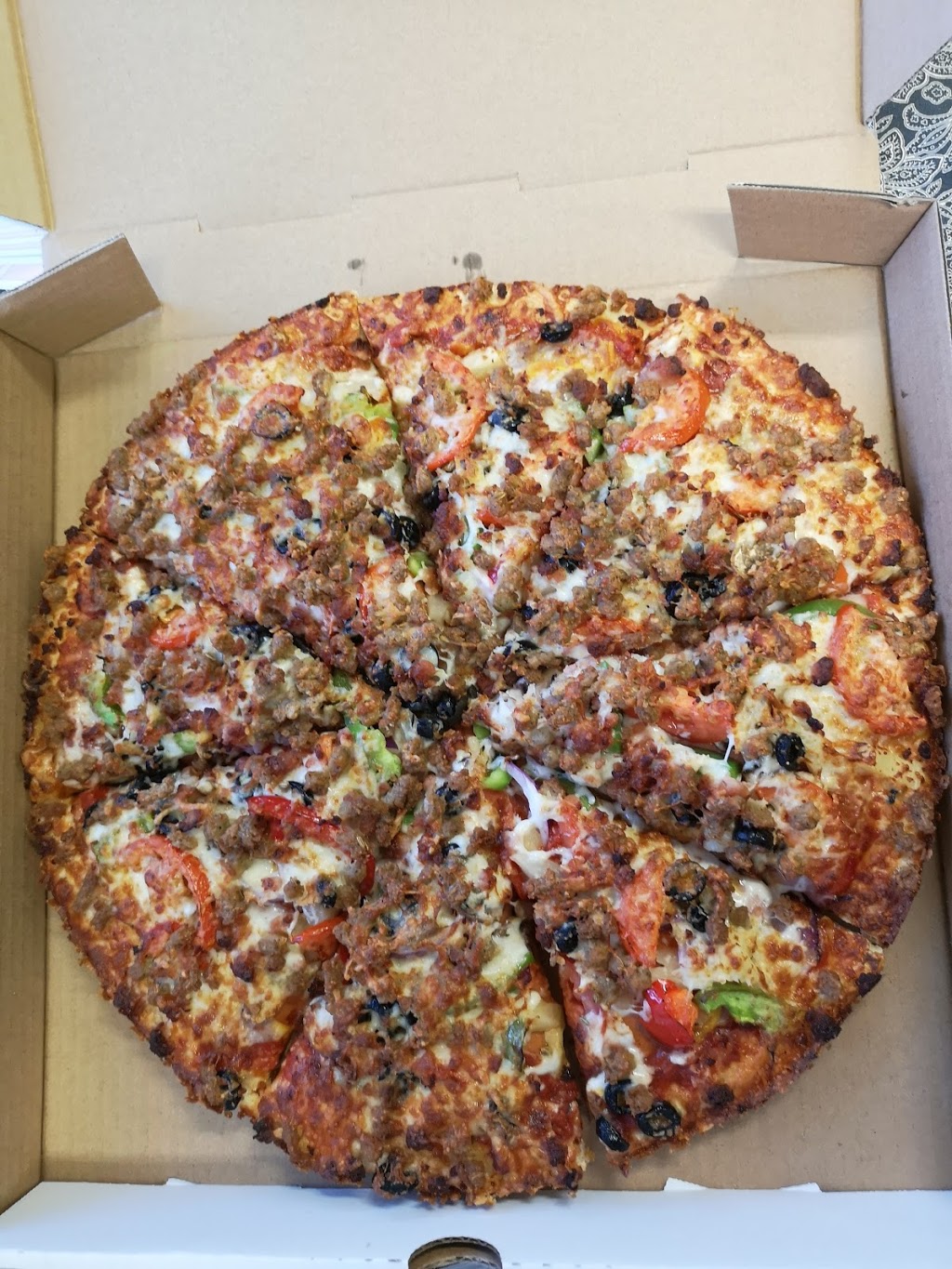 Dancin Pizza | 42232 Yarrow Central Rd, Chilliwack, BC V2R 5E4, Canada | Phone: (604) 490-4400