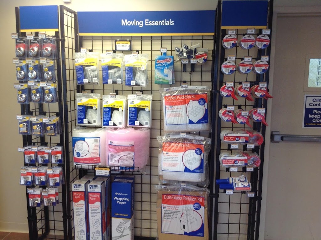Life Storage | 300 Langner Rd, West Seneca, NY 14224, USA | Phone: (716) 825-6174