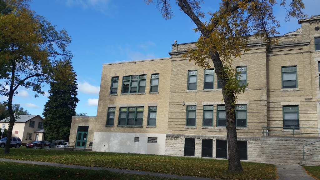 Cecil Rhodes School | 1570 Elgin Ave W, Winnipeg, MB R3E 1C2, Canada | Phone: (204) 783-9012