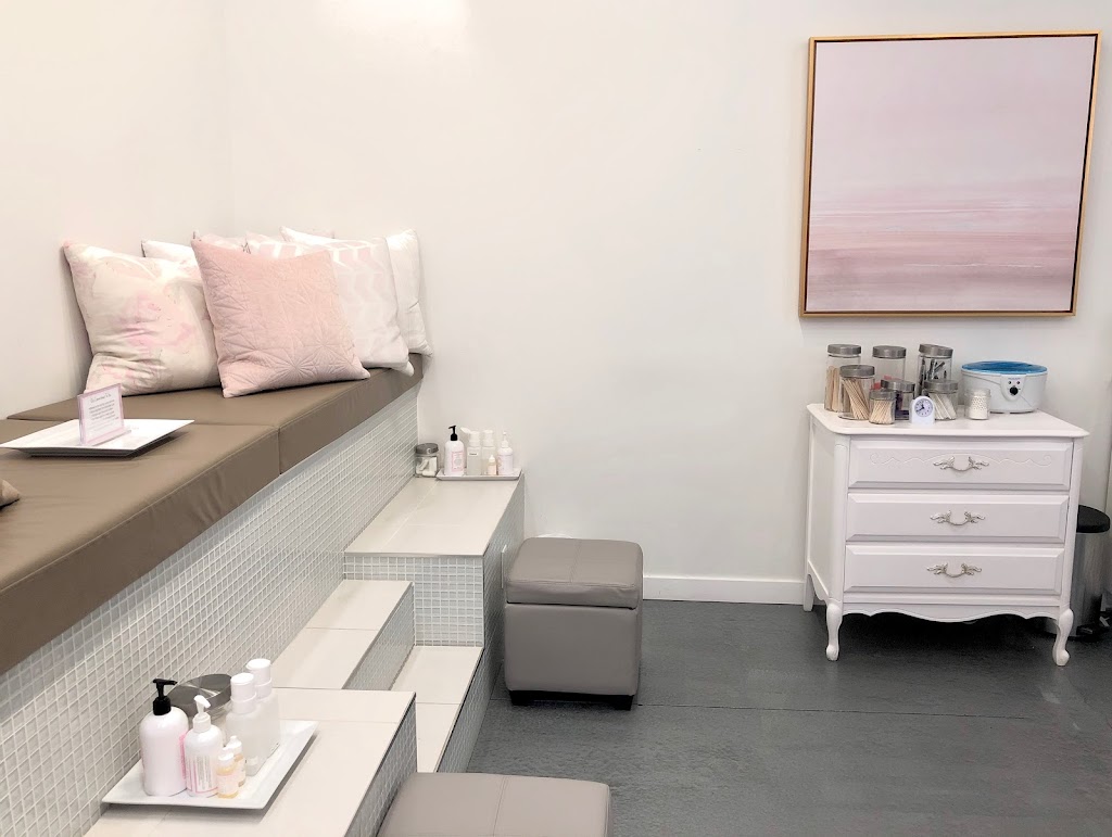 Frilly Lilly | 5230 Windermere Blvd, Edmonton, AB T6W 0L9, Canada | Phone: (780) 757-0071