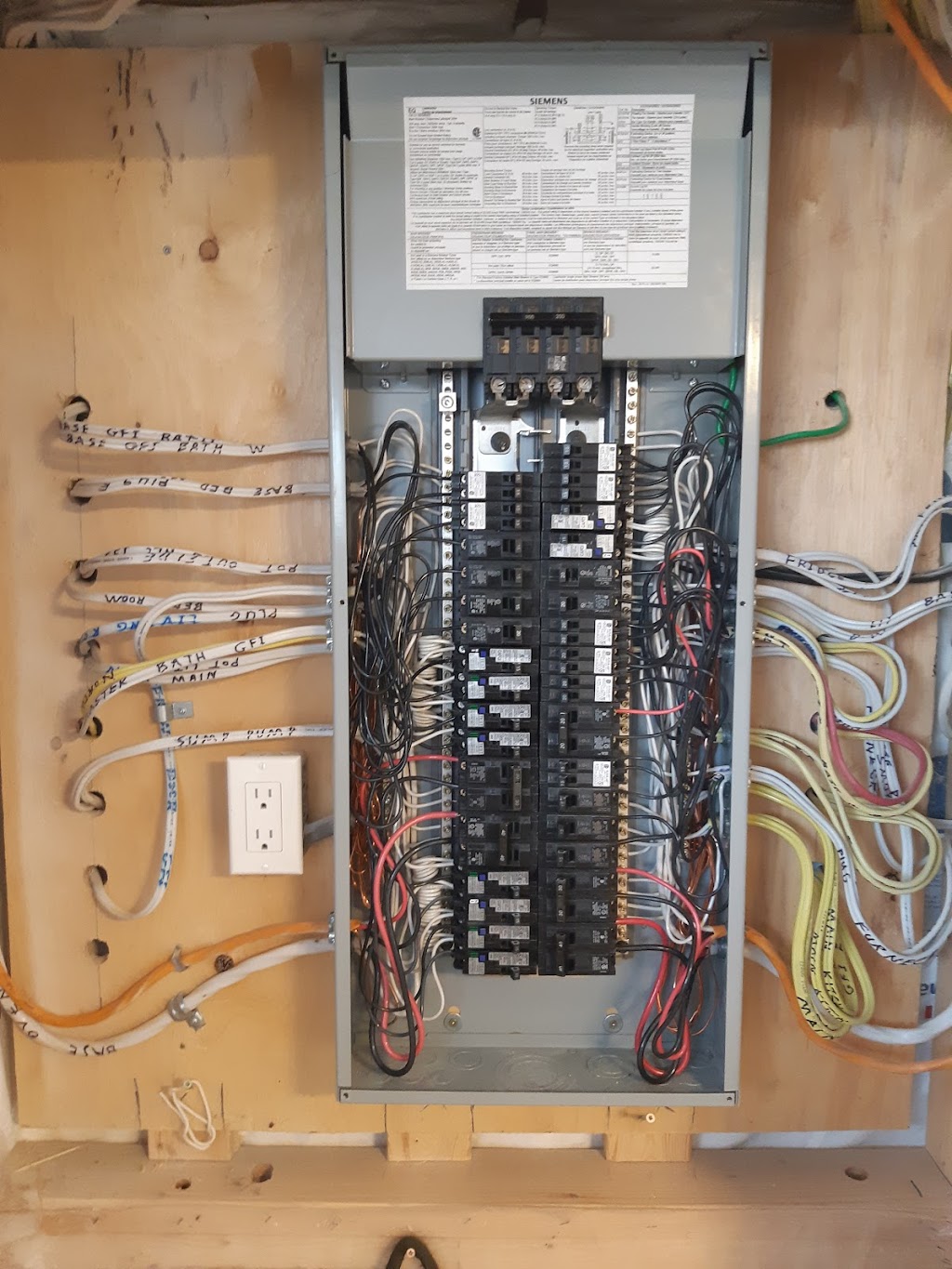 Expo Electric Inc | 6 Shrewsbury Square, Scarborough, ON M1T 1L2, Canada | Phone: (647) 262-9180