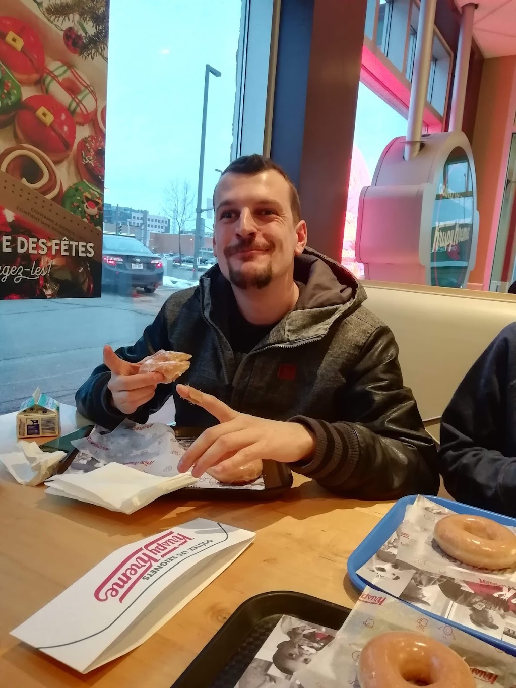 Krispy Kreme Doughnuts | 1560 Bd Lebourgneuf, Québec, QC G2K 2M4, Canada | Phone: (418) 622-1966