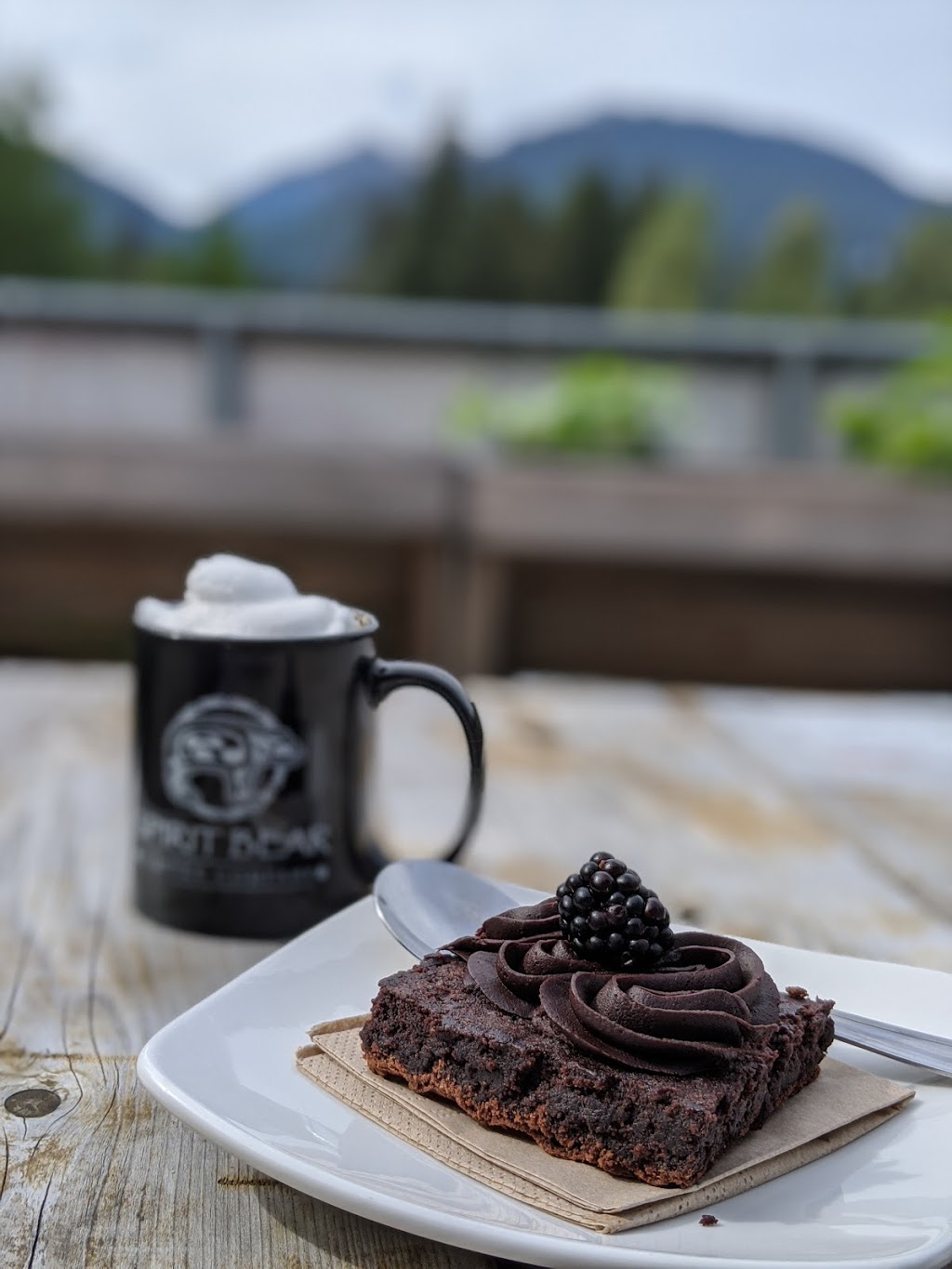 Thunderbird cafe | 4584 Blackcomb Way, Whistler, BC V0N 1B4, Canada | Phone: (604) 964-0990