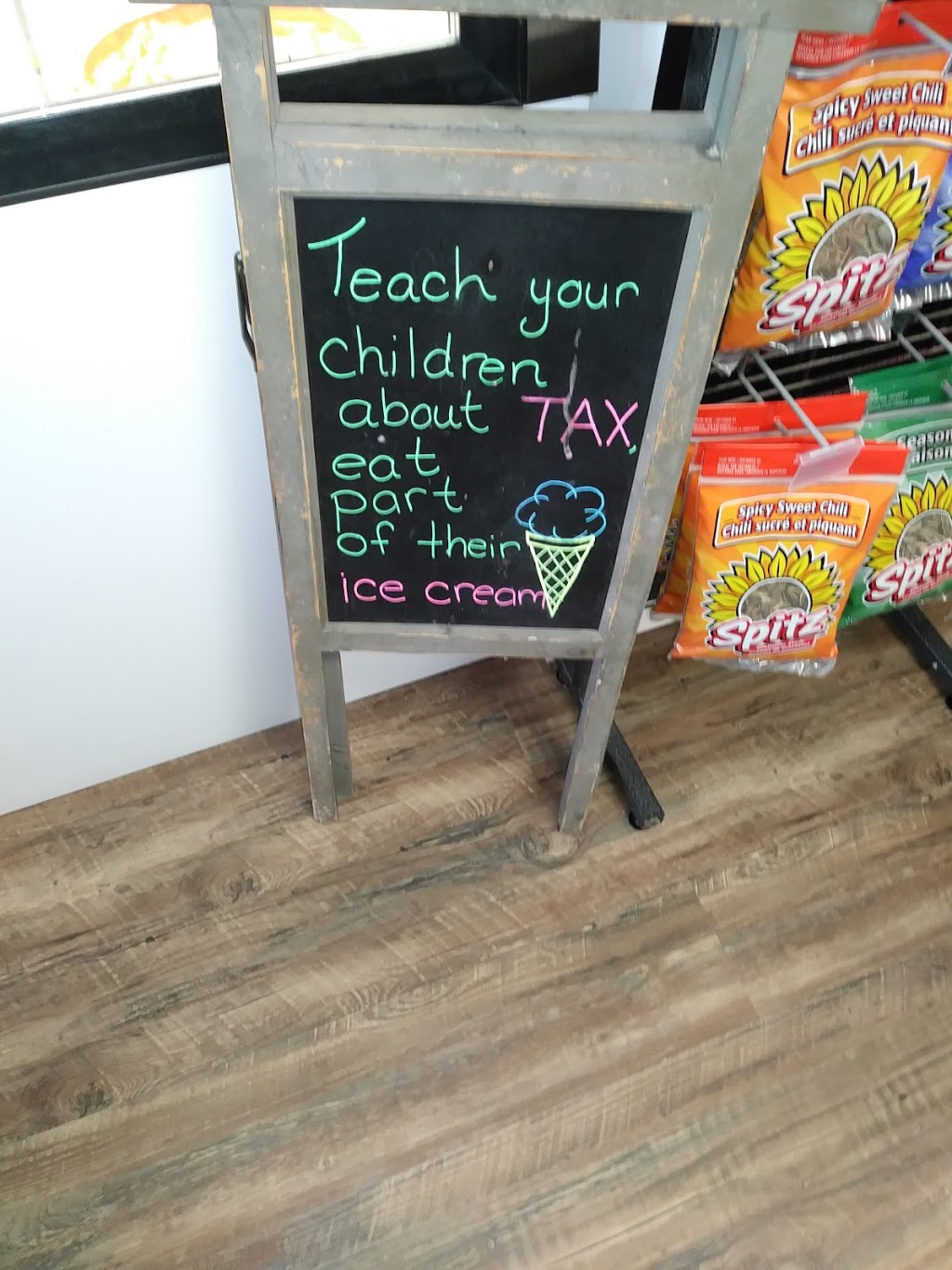 C O Country Market | 39258 Combermere Rd, Combermere, ON K0J 1L0, Canada | Phone: (613) 756-1113