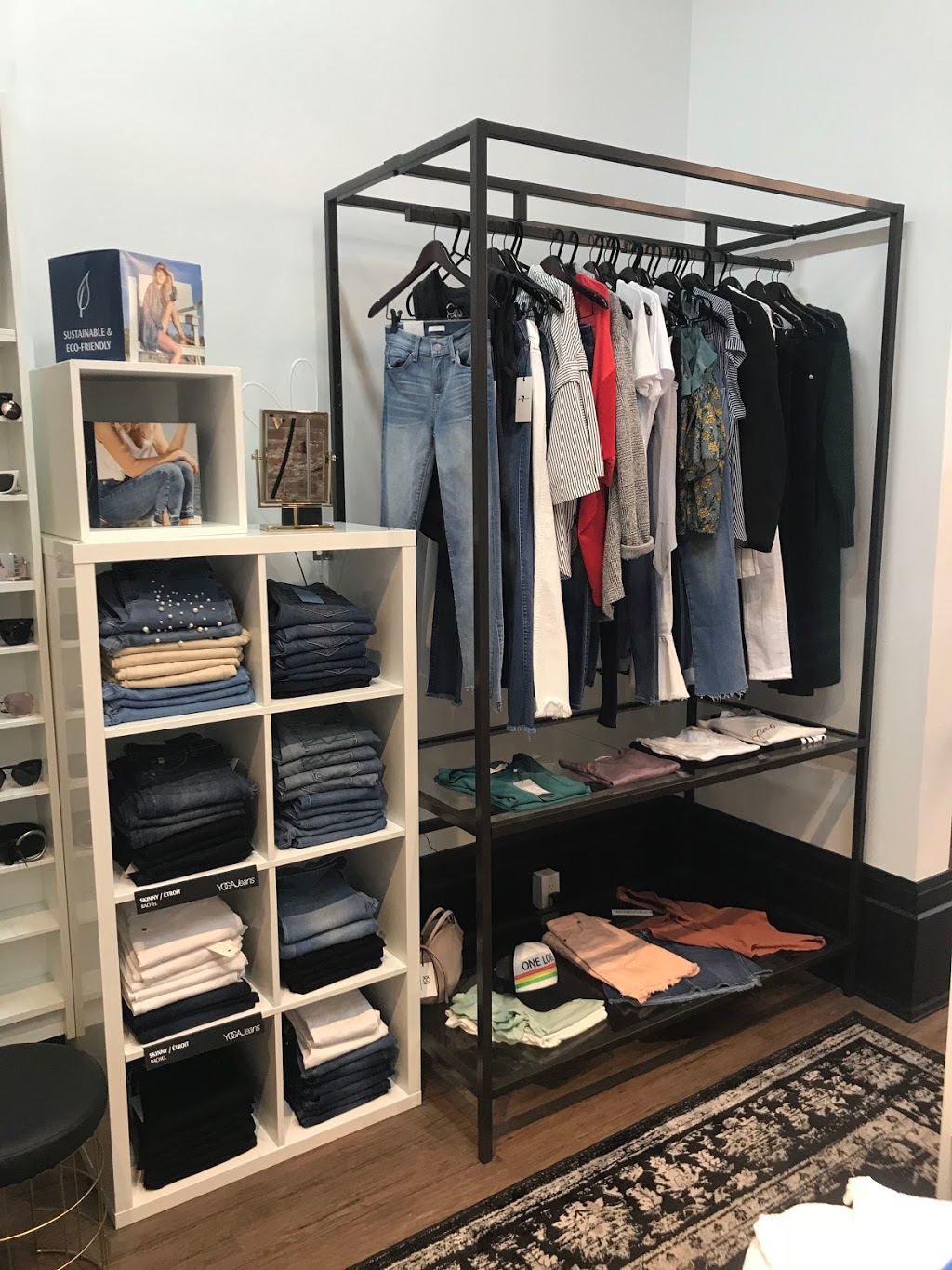 LUV+i | 172 James St N, Hamilton, ON L8R 2L1, Canada | Phone: (416) 728-8740