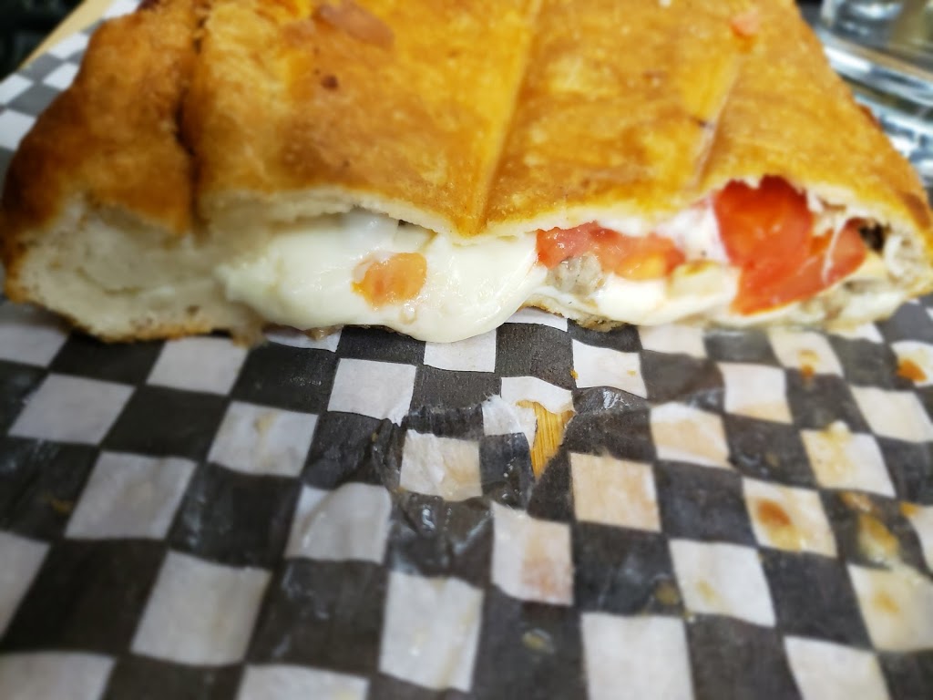 Franklin Pizzeria & Restaurant | 2399 Kingsway Dr #3, Kitchener, ON N2C 1A5, Canada | Phone: (519) 893-0955
