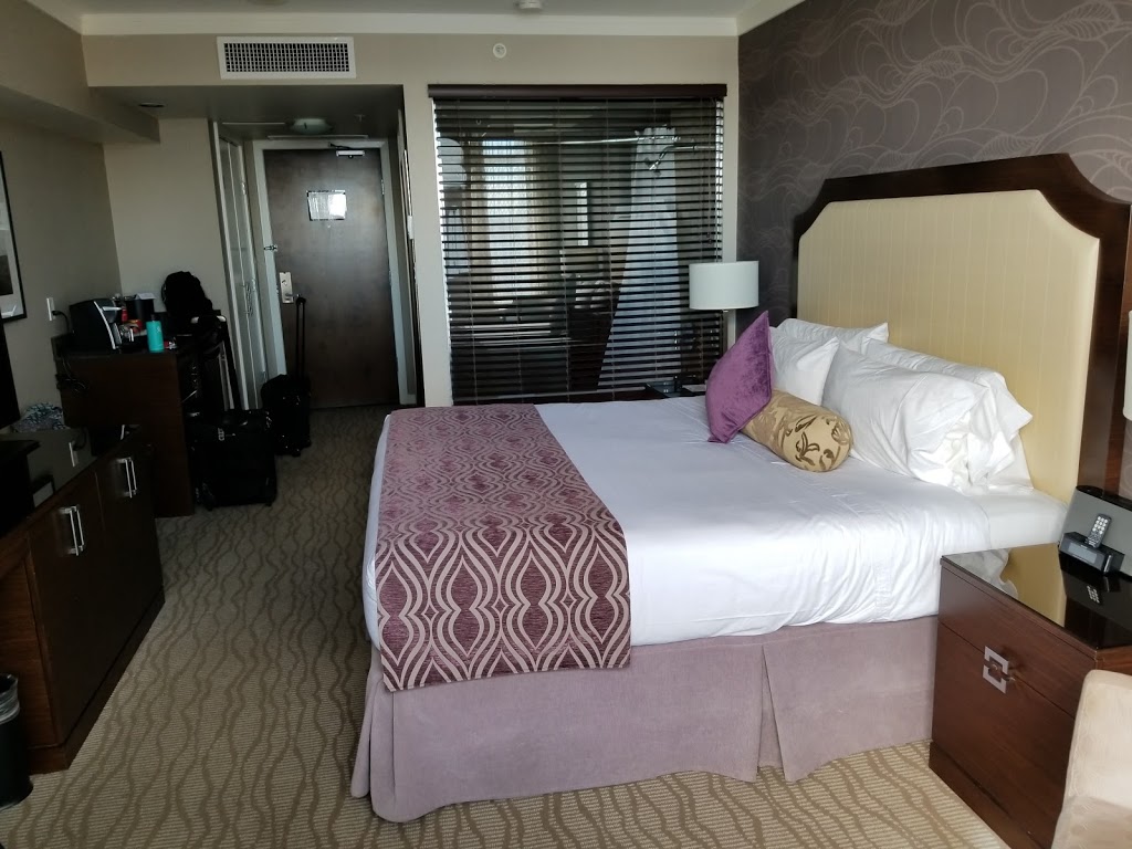 Pinnacle Hotel at the Pier | 138 Victory Ship Way, North Vancouver, BC V7L 0A7, Canada | Phone: (604) 986-7437