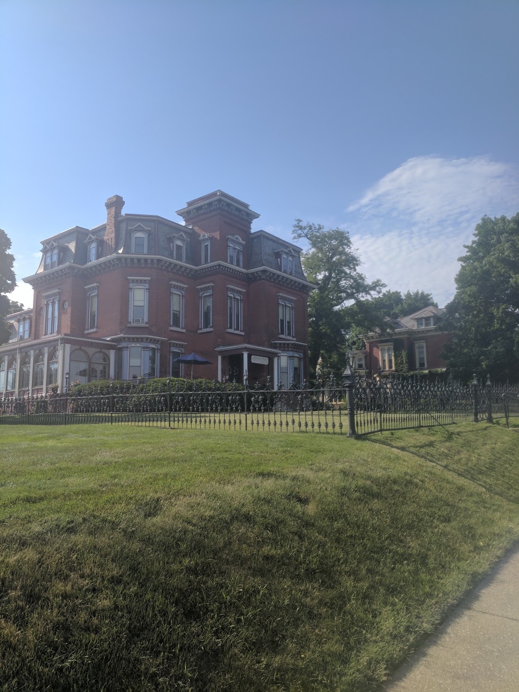 Memories Manor | 613 N Riverside Ave, St Clair, MI 48079, USA | Phone: (810) 329-2800