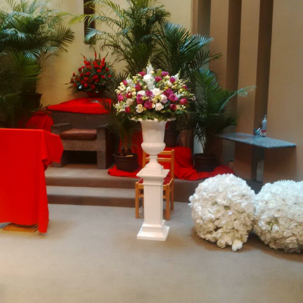 Thoughtful Gifts & Flowers | 241 Hanlan Rd #4, Woodbridge, ON L4L 3R7, Canada | Phone: (905) 266-2214