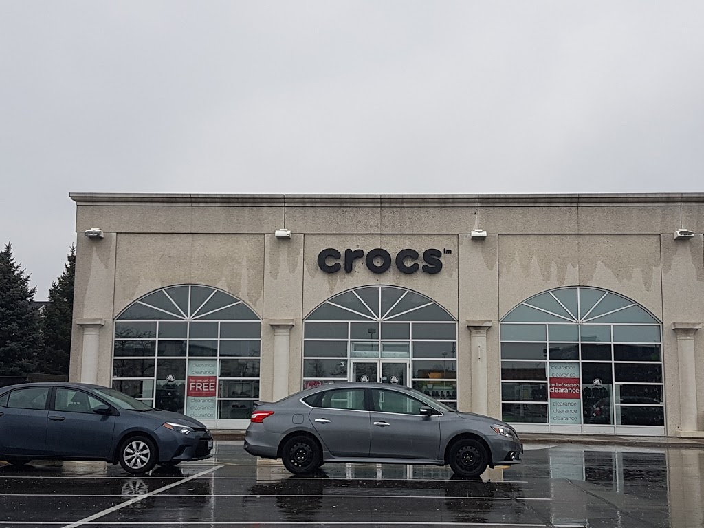 crocs town center
