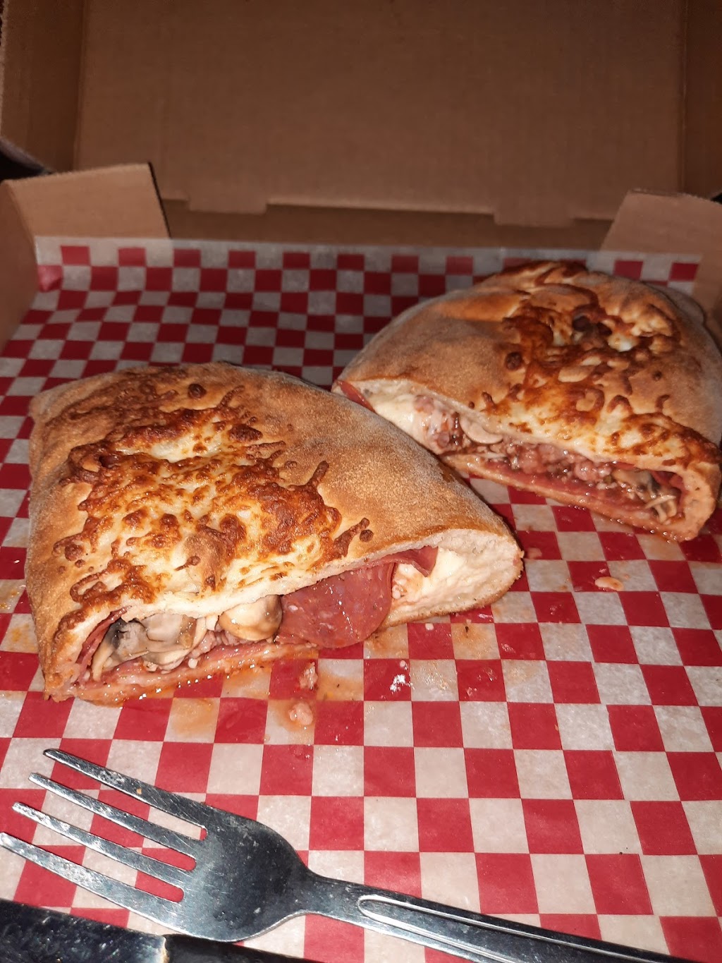 Papas Pizza Land | 2695 Marsdale Dr, Peterborough, ON K9L 1Y4, Canada | Phone: (705) 874-9898