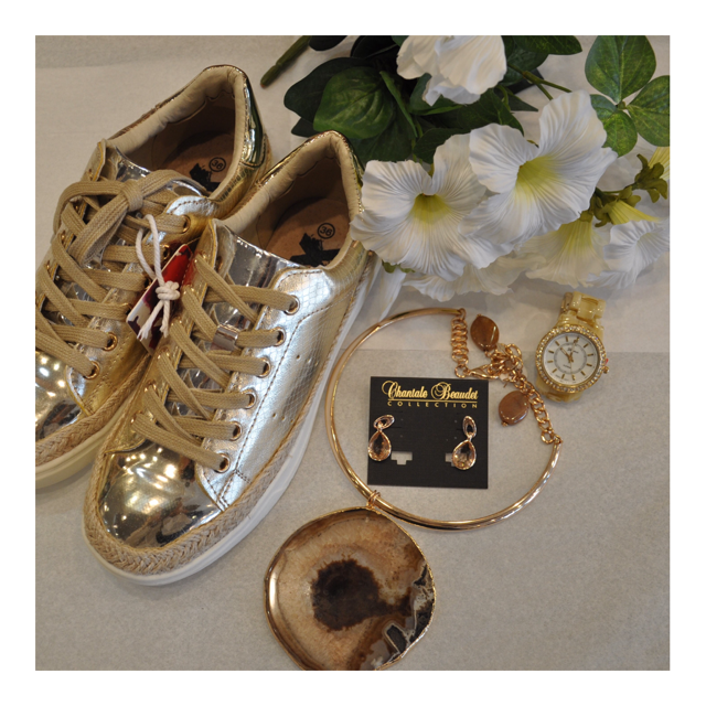 Lanas Boutique | 100 Bronte Rd Unit 5, Oakville, ON L6L 6L5, Canada | Phone: (905) 847-8148