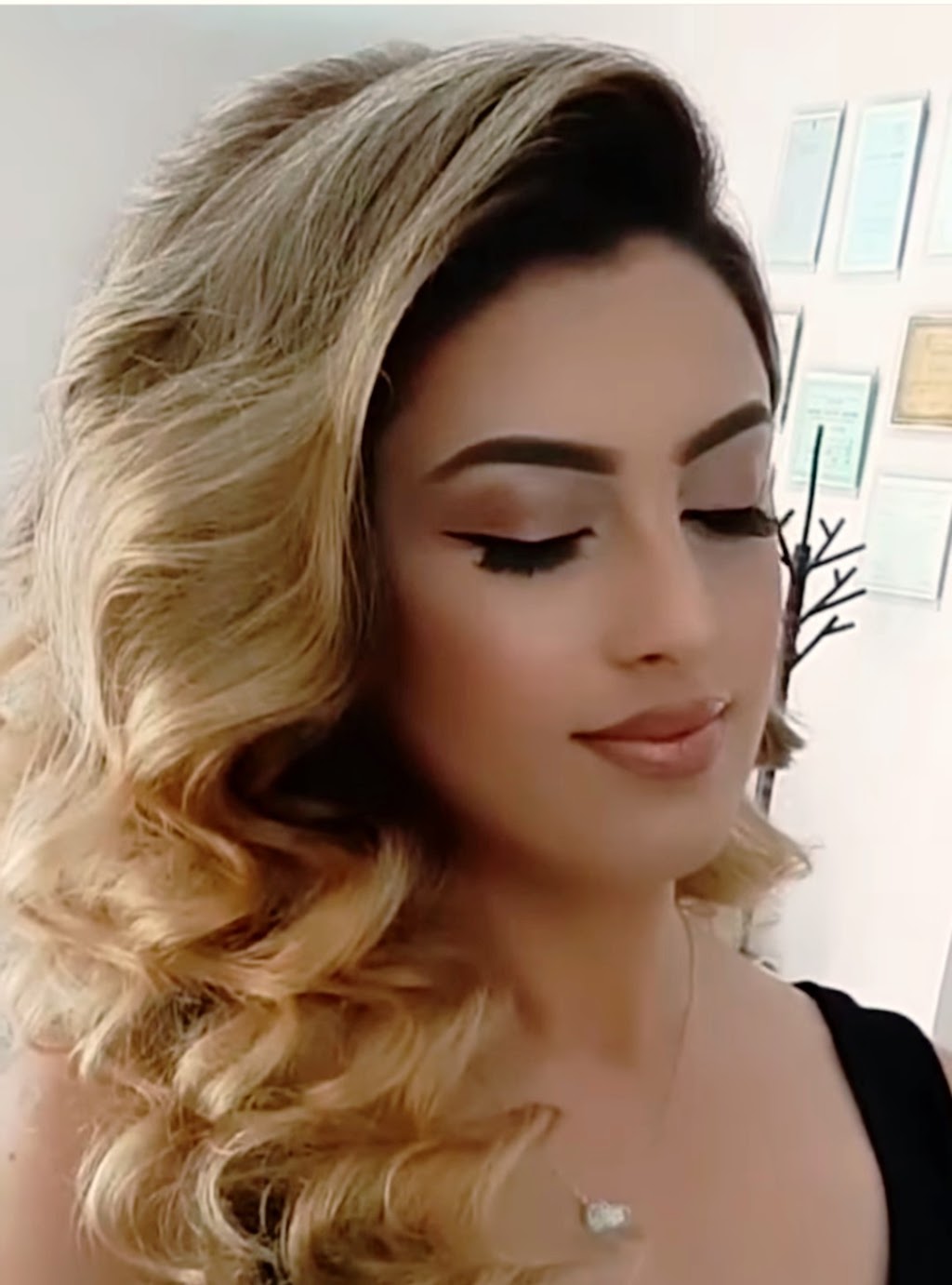 Barriebeautybysonia | 26 Orwell Crescent, Barrie, ON L4N 6M6, Canada | Phone: (705) 828-1506