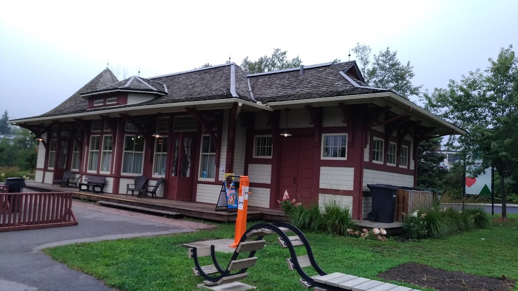 Tourist Information Bureau of Sainte-Agathe-Des-Monts | 24 Rue St Paul E, Sainte-Agathe-des-Monts, QC J8C 3M3, Canada | Phone: (819) 326-0457