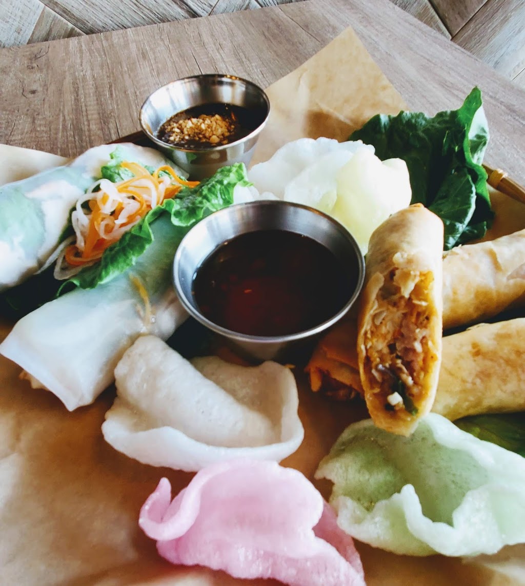 Pho VietStar | 14800 Yonge St Unit 111, Aurora, ON L4G 1N3, Canada | Phone: (905) 727-8488