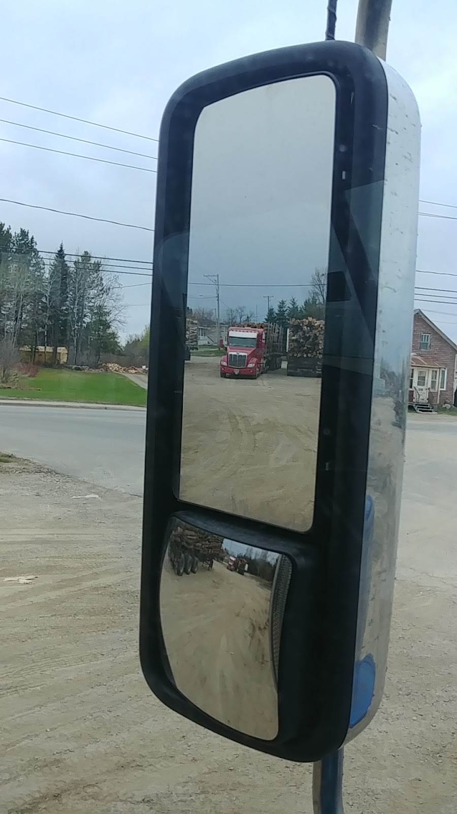 Bois Daaquam Inc | 370 Route 204, Saint-Just-de-Bretenières, QC G0R 3H0, Canada | Phone: (418) 244-3601