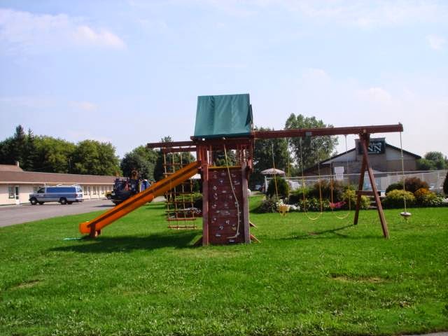 The Gables Inn | 1625 London Line, Sarnia, ON N7W 1A9, Canada | Phone: (519) 542-5523