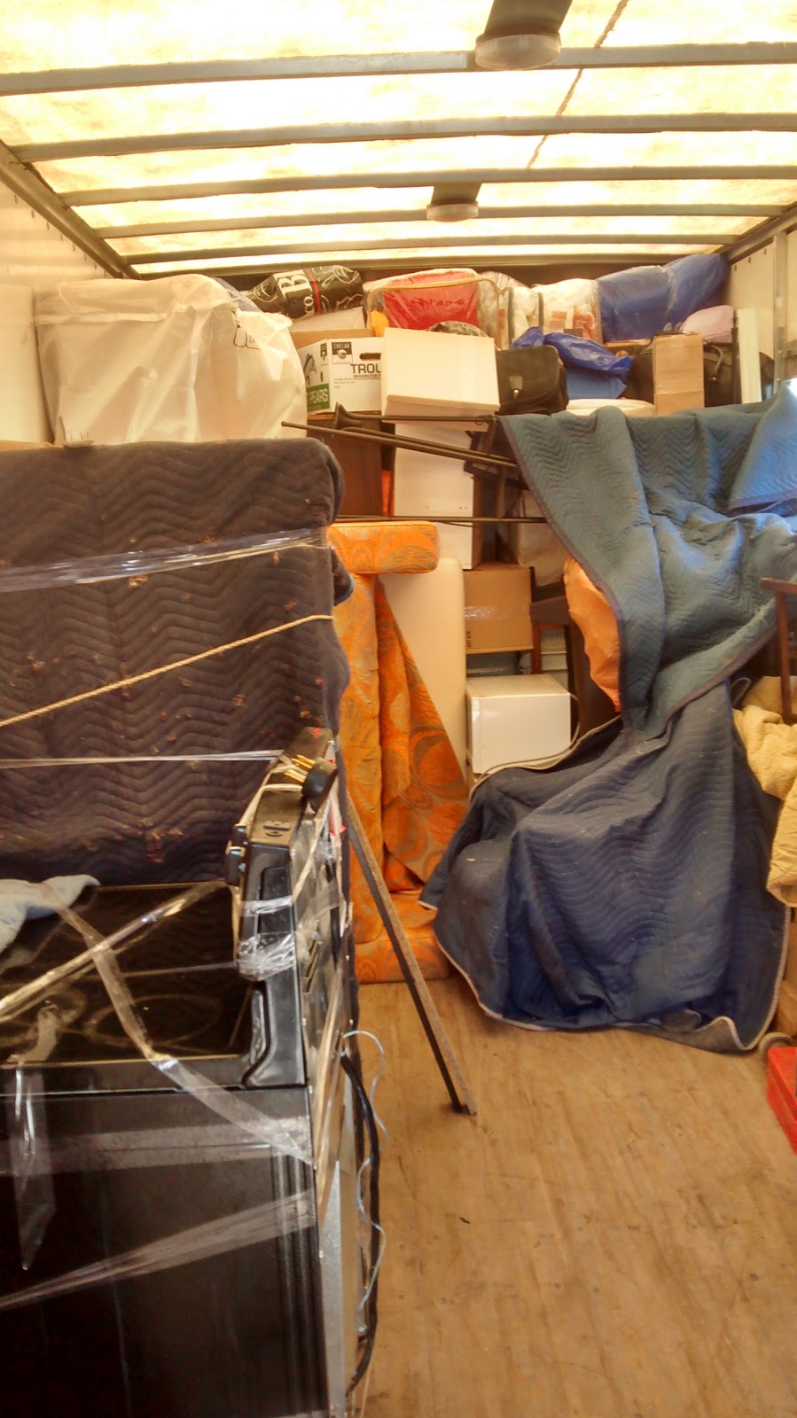 We Haul Movers | Montreal Moving Company | 2318 Rue Saint-Patrick, Montréal, QC H3K 1B6, Canada | Phone: (514) 846-8080