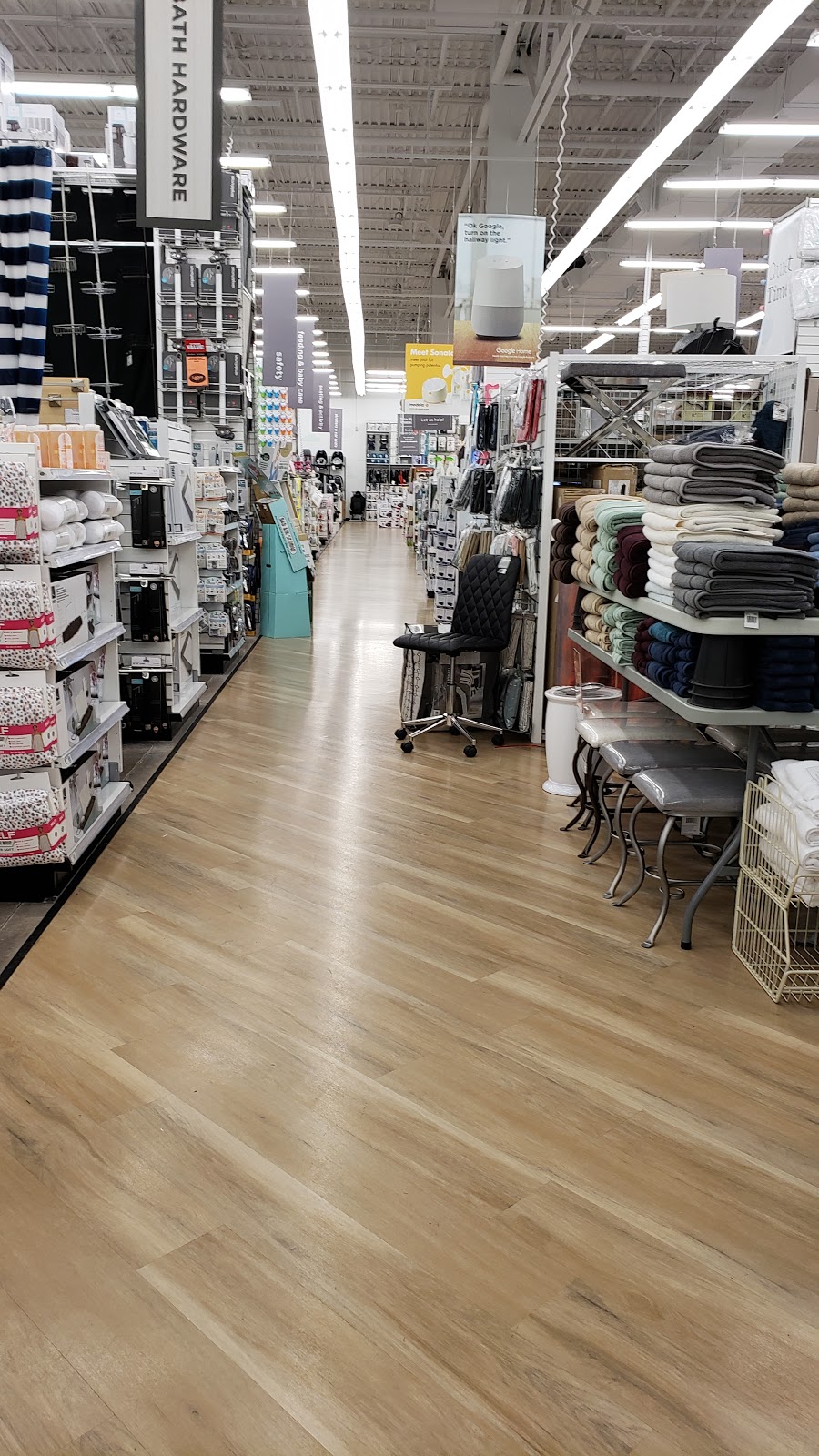 Bed Bath & Beyond | 208 Chain Lake Dr, Halifax, NS B3S 1C5, Canada | Phone: (902) 450-5511