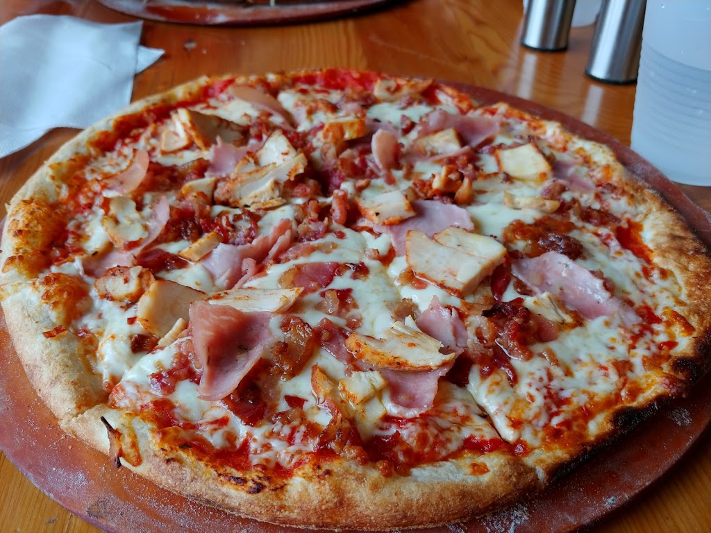 Veloce Italian Kitchen | 795 Wonderland Rd S, London, ON N6K 3C2, Canada | Phone: (519) 472-4555