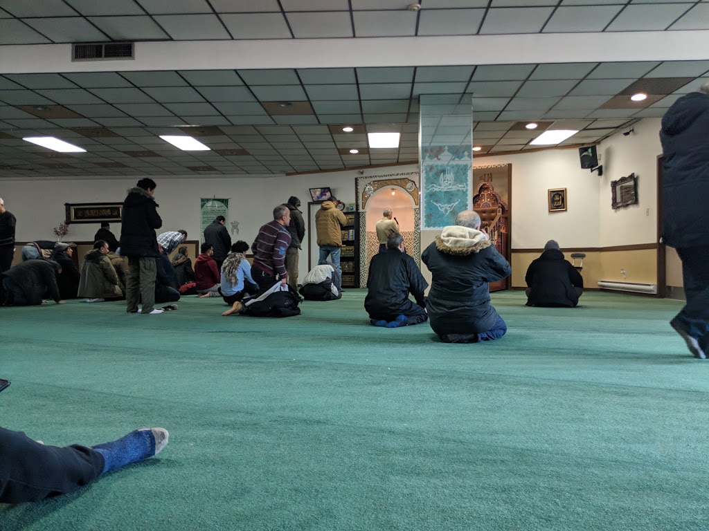 Mosquee Al Qods | 2465 Rue Bélanger, Montréal, QC H2G 1E6, Canada | Phone: (514) 729-5737