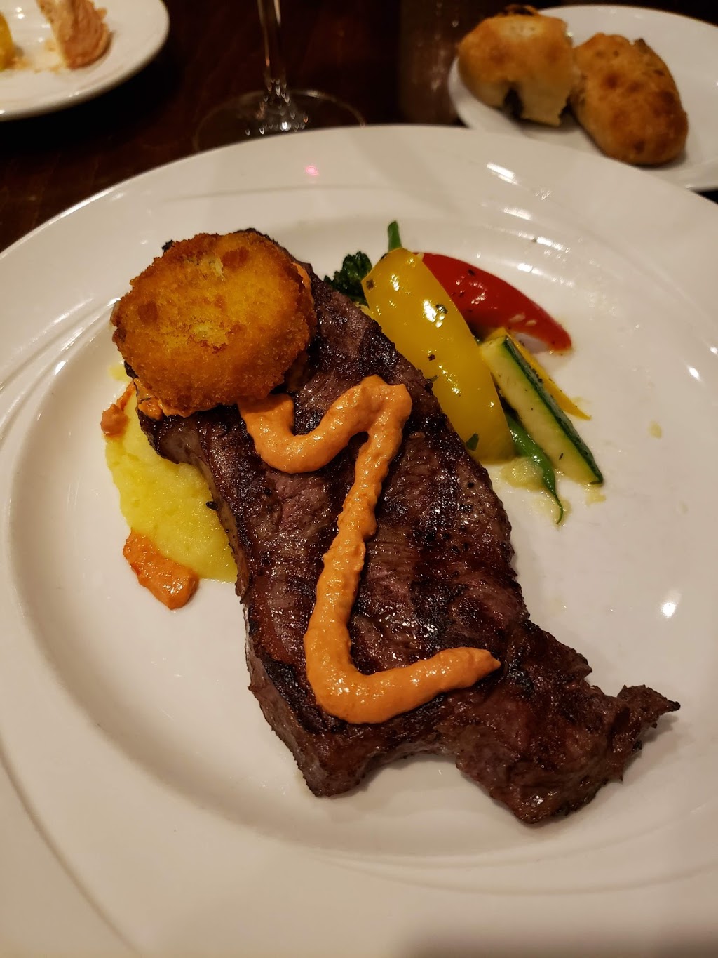 Inn Steakhouse | 1101 Horseshoe Valley Rd W, Barrie, ON L4M 4Y8, Canada | Phone: (705) 835-2790