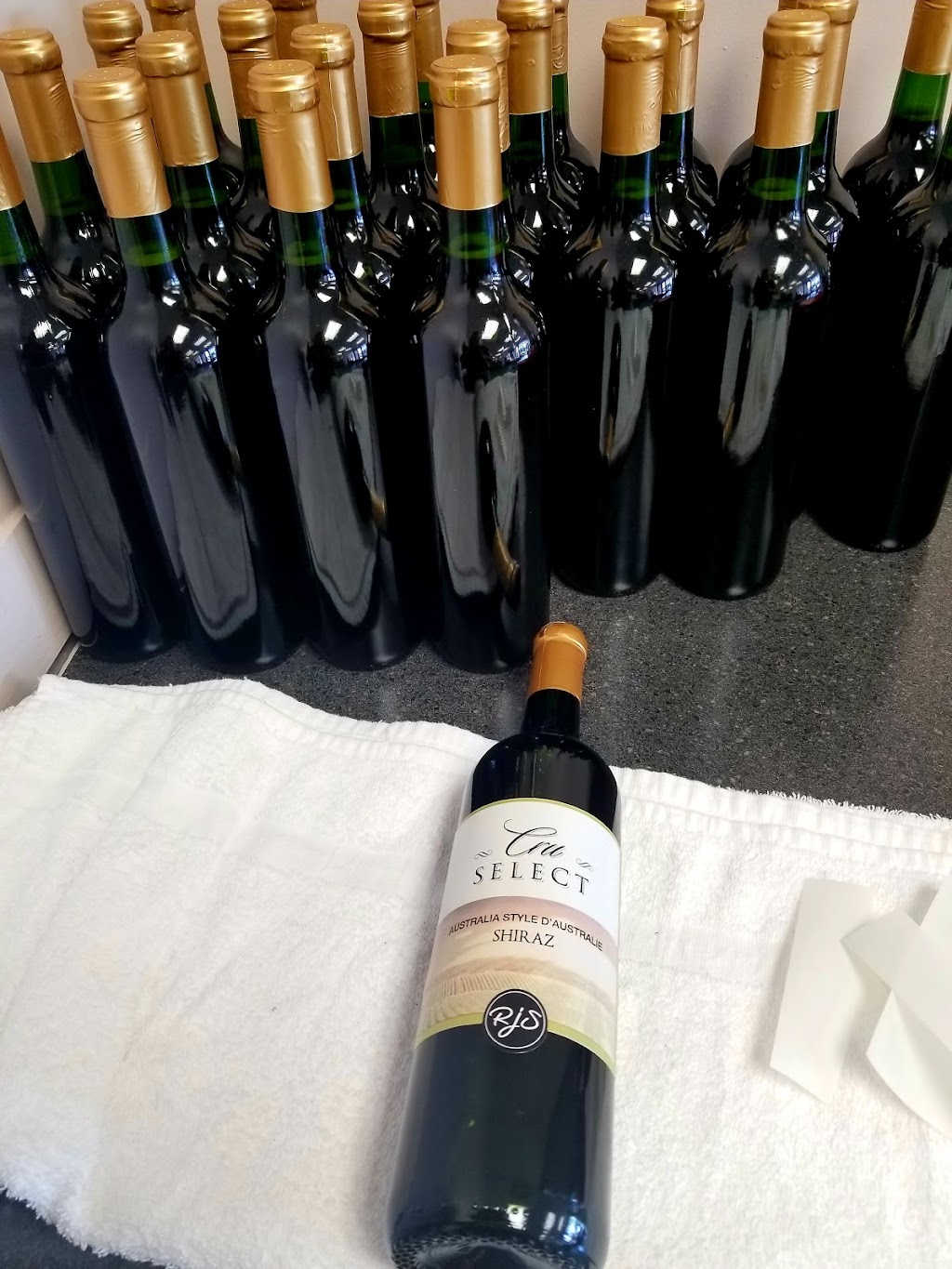 The Wine Place Markham | 6545 Hwy 7 Unit 1b, Markham, ON L3P 3B4, Canada | Phone: (905) 294-7515