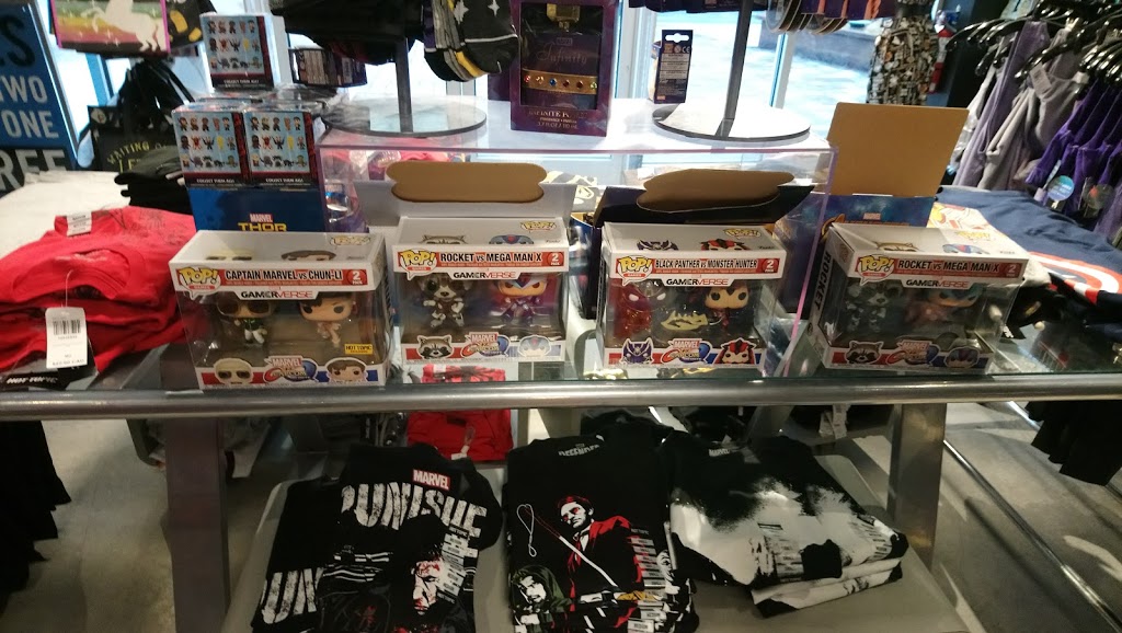 Hot Topic | 8555 Campeau Dr #735, Kanata, ON K2T 1B7, Canada | Phone: (613) 435-6971